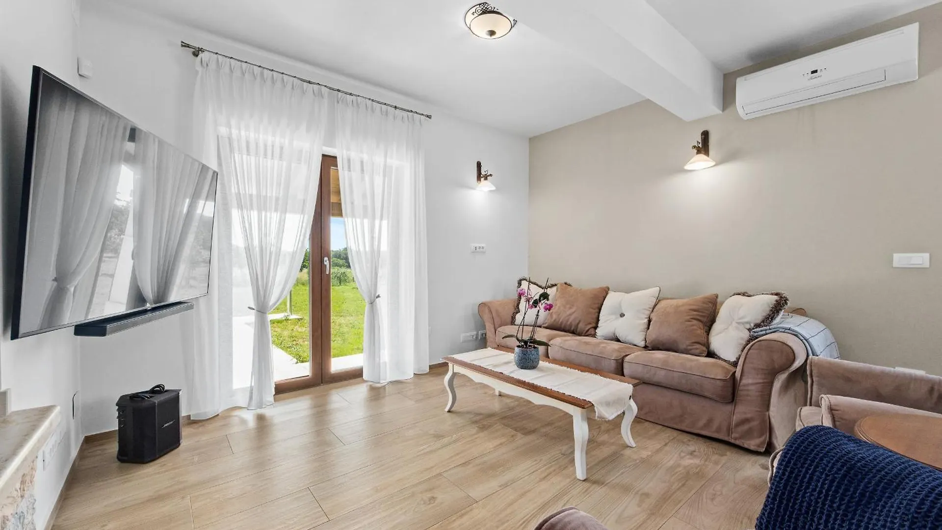 Villa Campagna Near Fazana With 7250M2 Large Garden And Sauna Galizana 0*,