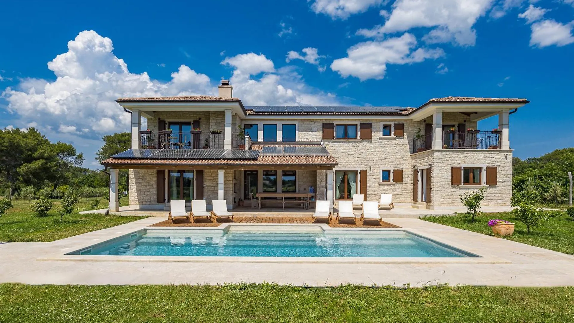 Villa Campagna Near Fazana With 7250M2 Large Garden And Sauna Galizana